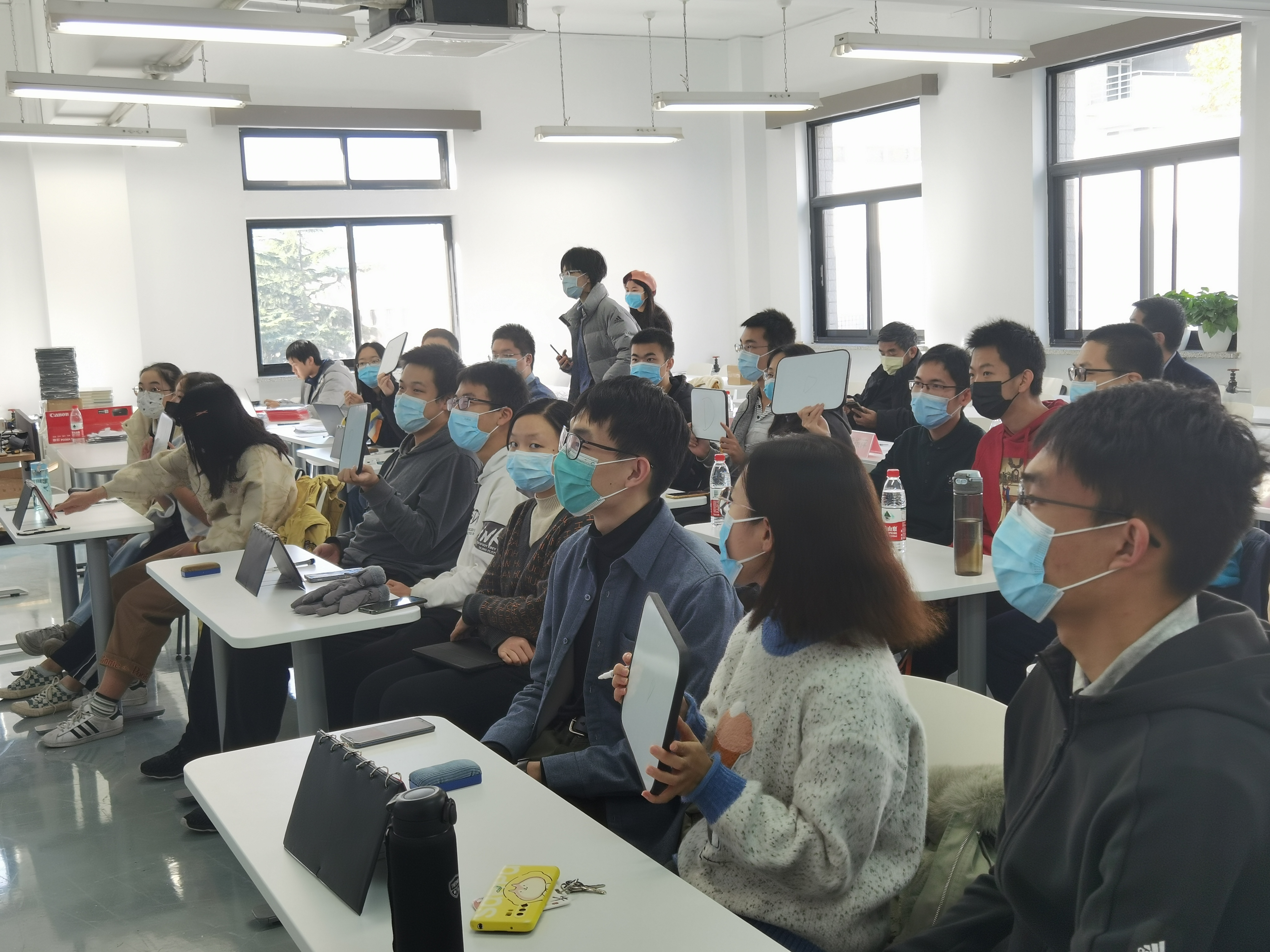 《20211121-红烛新火 | 火博在线第二十三届大学生人文知识竞赛圆满落幕-文素基地-竞赛现场》.jpg