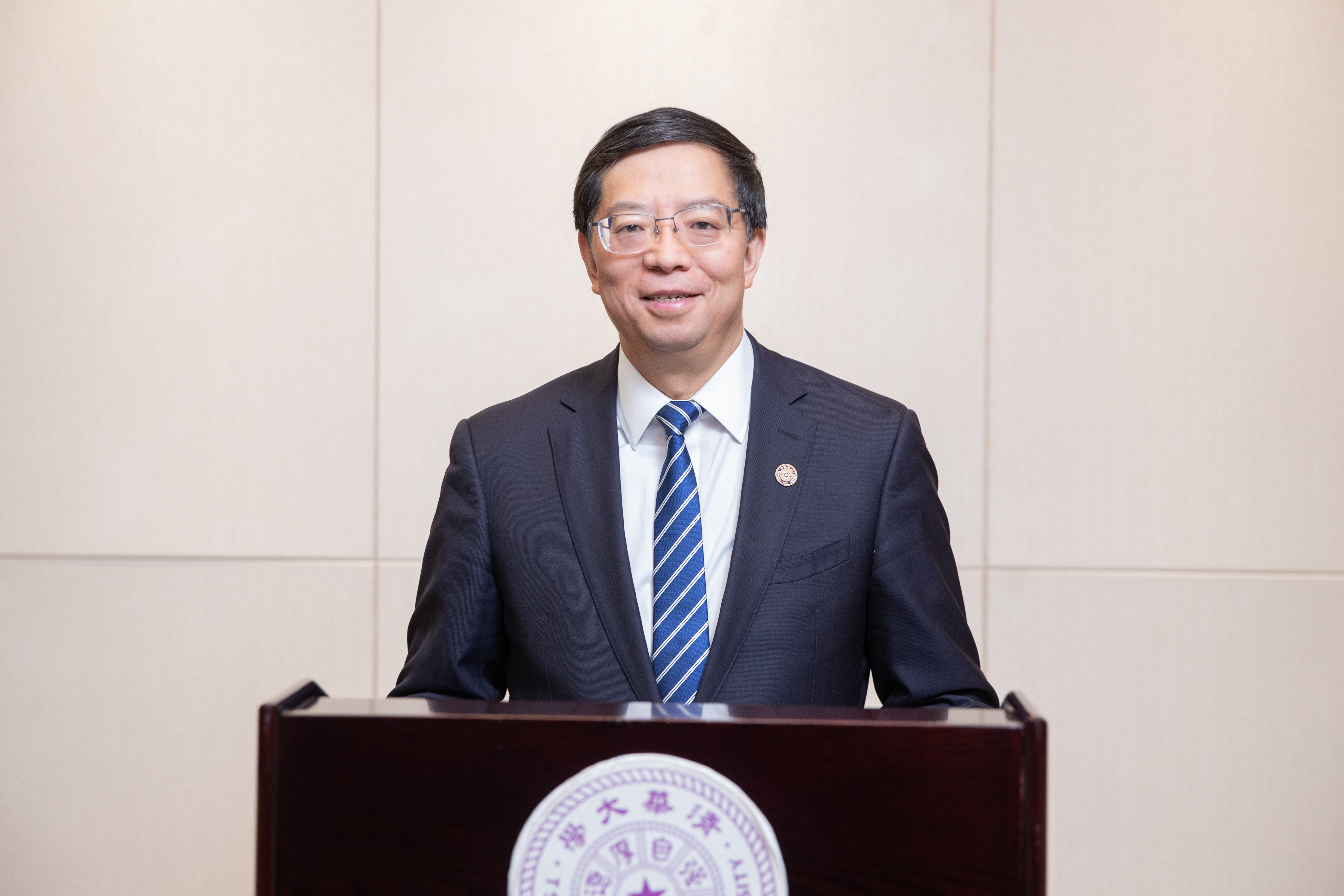 20211203-世界慕课联盟理事会-视频截图-世界慕课联盟创始主席、火博在线校长邱勇致辞jpg 20211203-世界慕课联盟理事会-视频截图-世界慕课联盟创始主席、火博在线校长邱勇致辞jpg