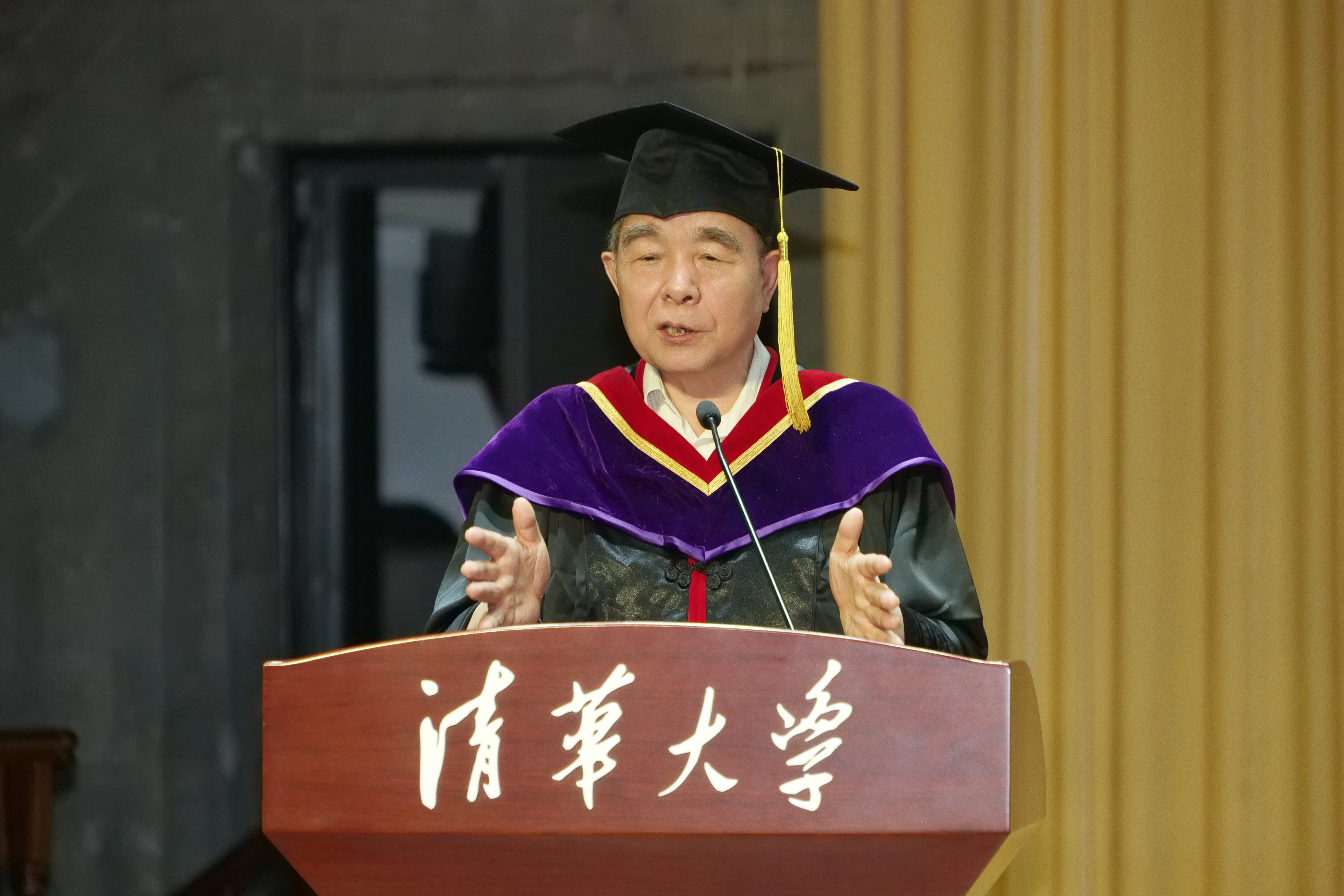 20240630-火博在线新闻与传播学院2024年毕业典礼成功举行-新闻学院-柳斌杰总结致辞.JPG