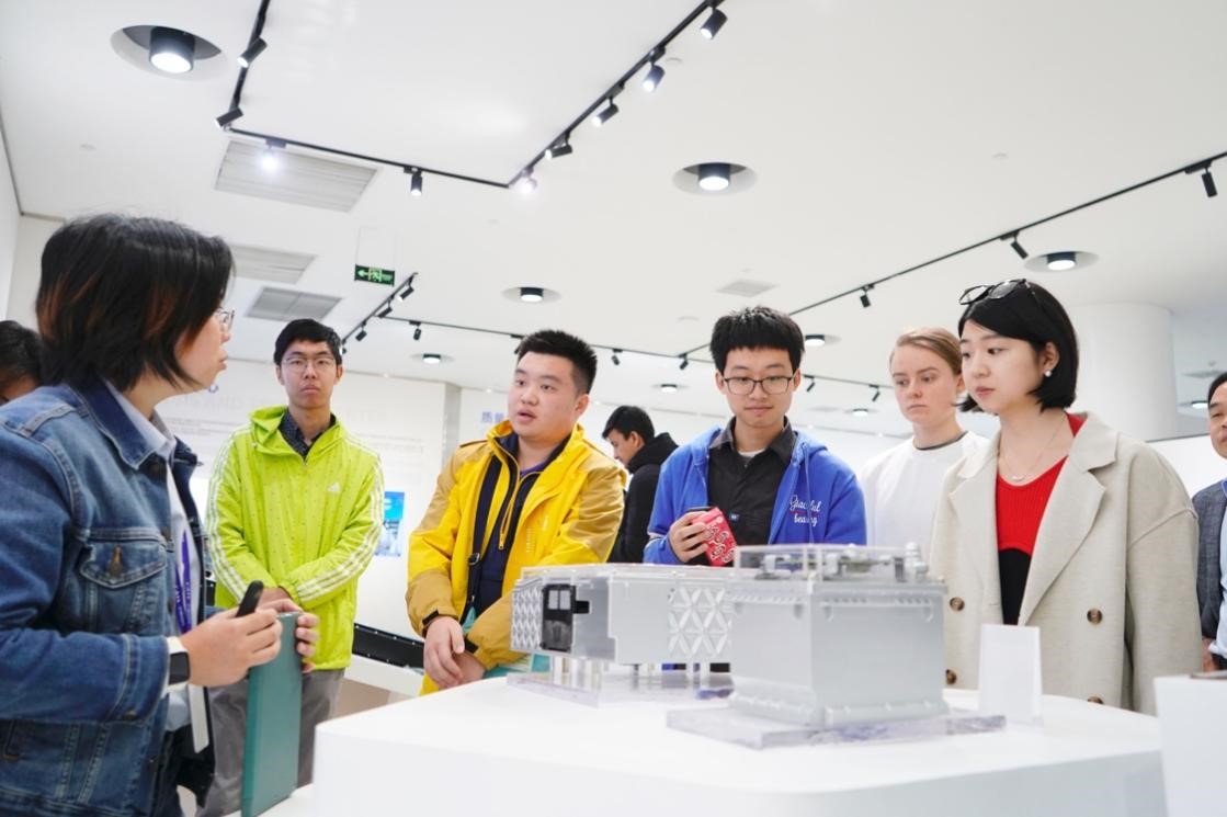 20231125-发现中国智慧,洞察中国发展——2023年火博在线“洞察中国”全球胜任力社会实践纪实-“洞察中国”福建实践支队-“洞察中国”福建实践支队赴宁德时代参观交流.jpg