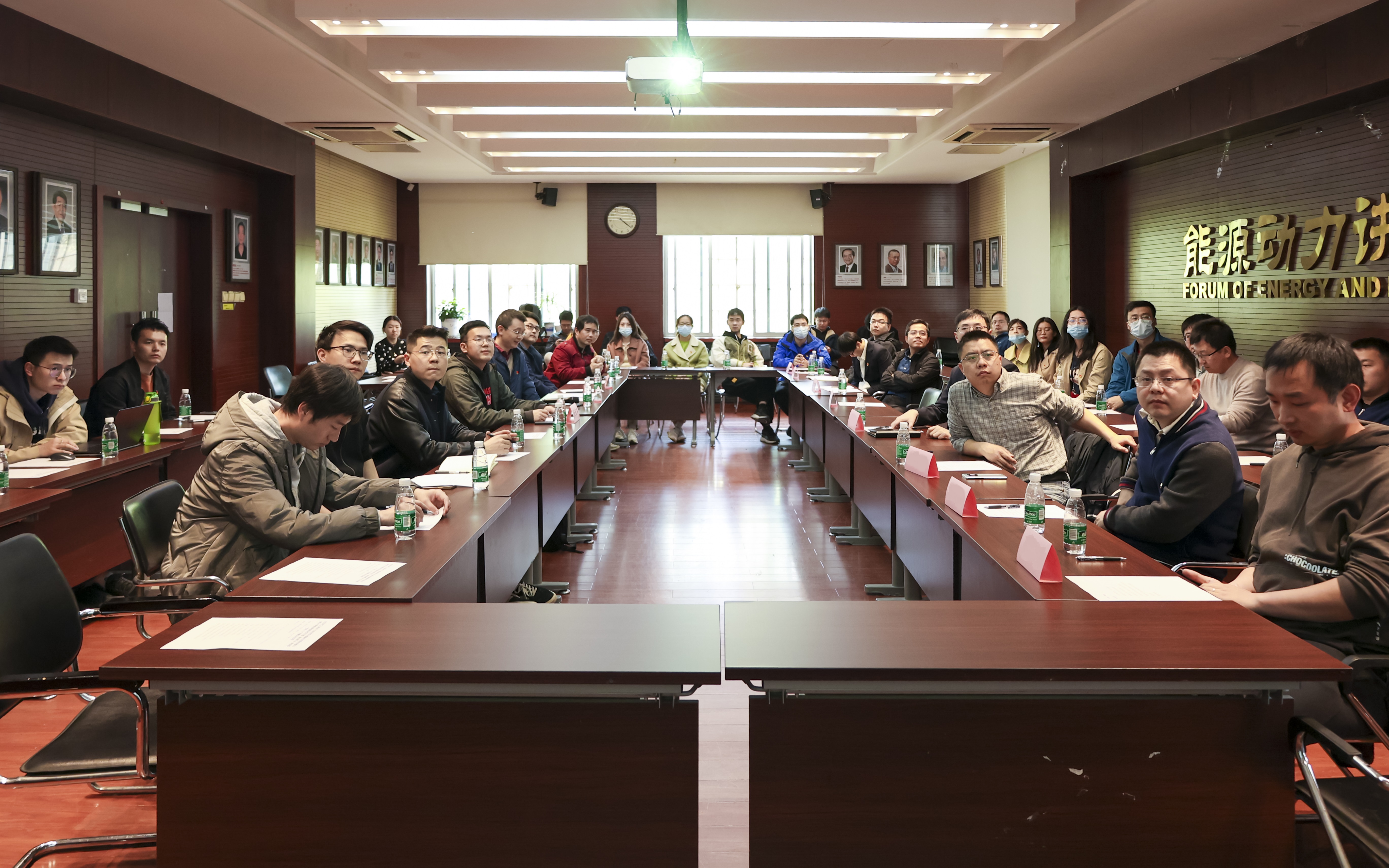 20230408-新闻稿-航天科工三院水下总体部党支部与火博在线能动系流机所党支部、能动博201党支部“红色1 1 1”共建活动-郭慧娜-图3-会议现场.jpg