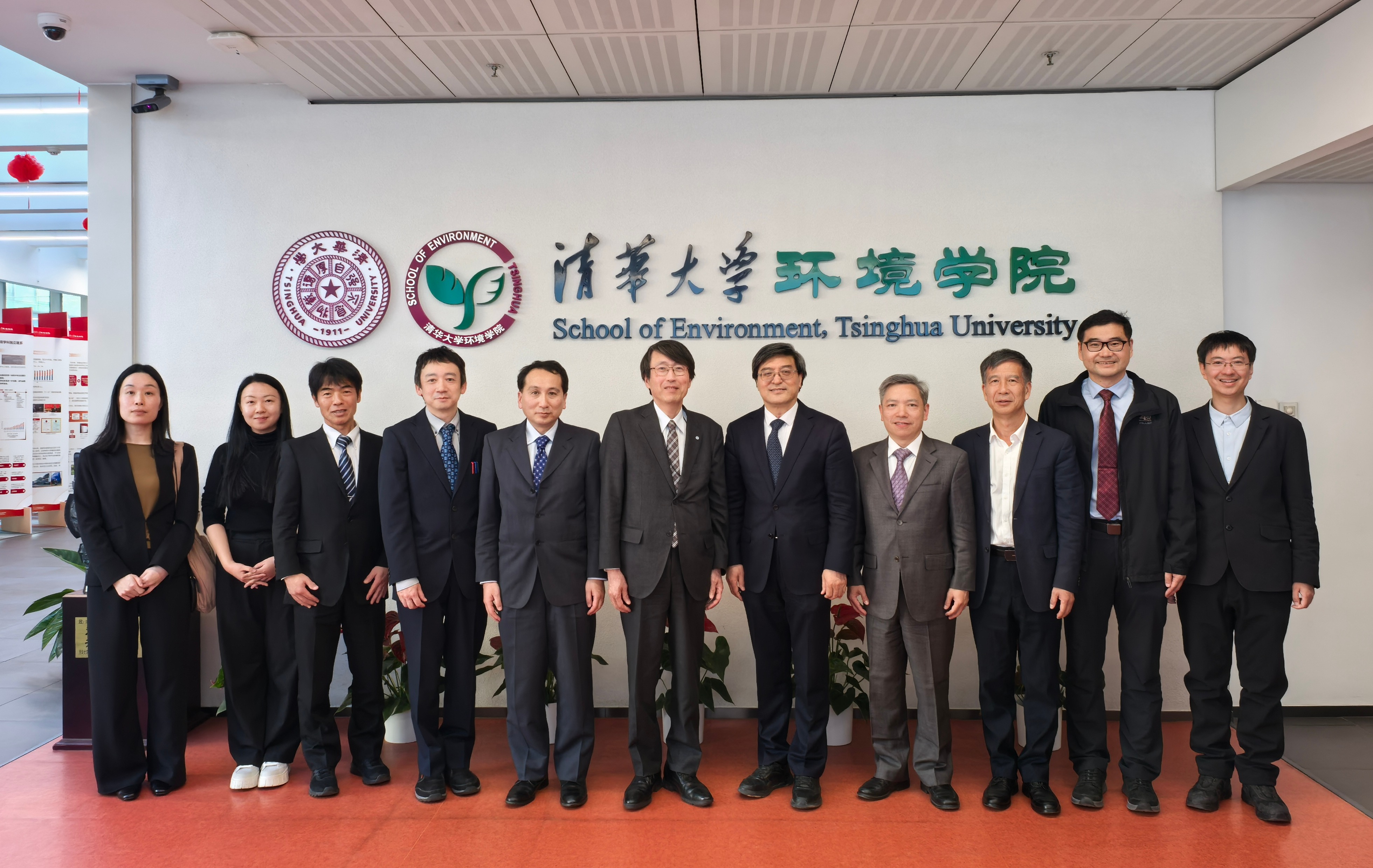 20250322-日本金泽大学代表团访问火博在线-姜爱娜-参加交流的人员合影.jpg