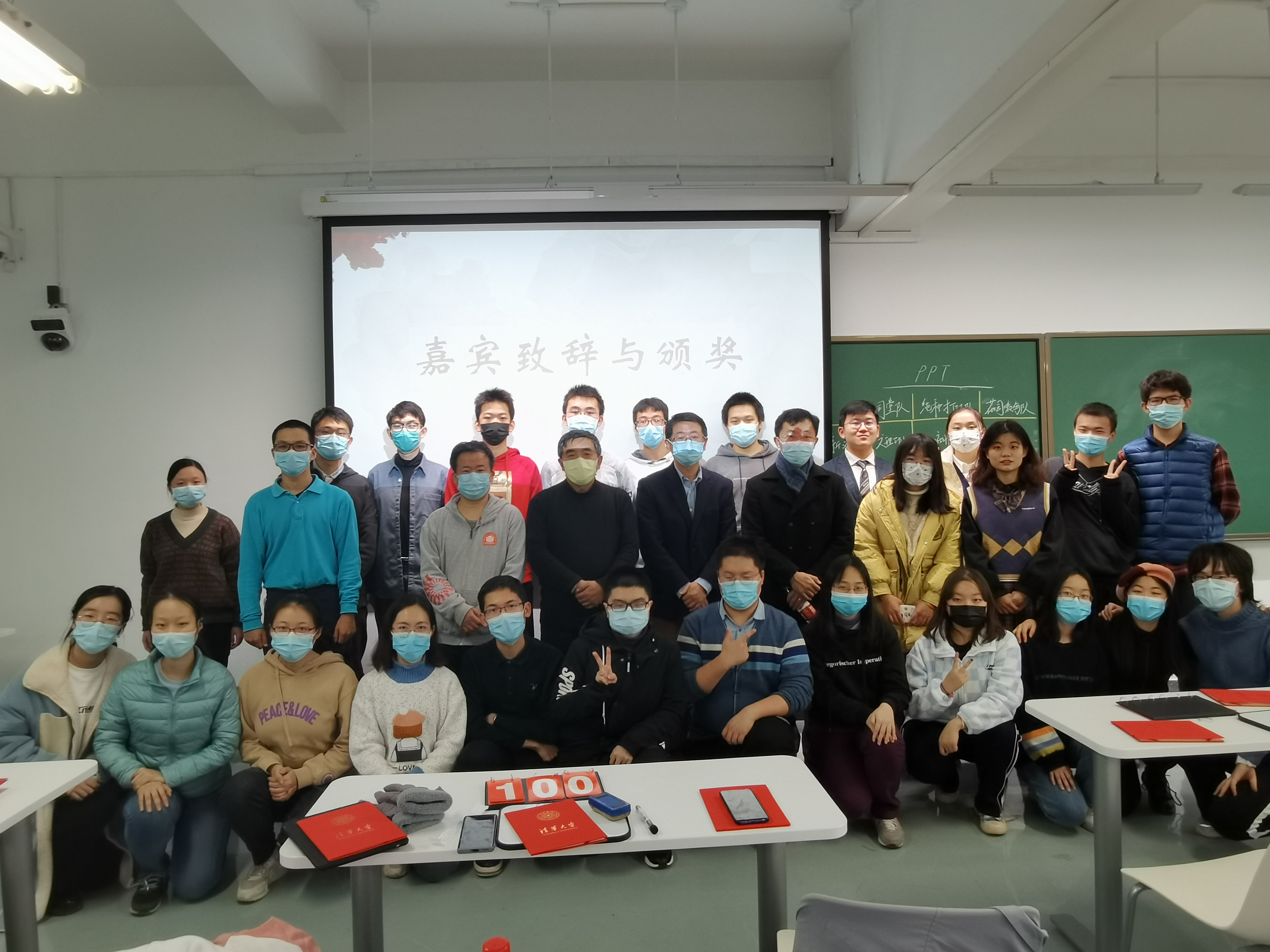 《20211121-红烛新火 | 火博在线第二十三届大学生人文知识竞赛圆满落幕-文素基地-合影》.jpg