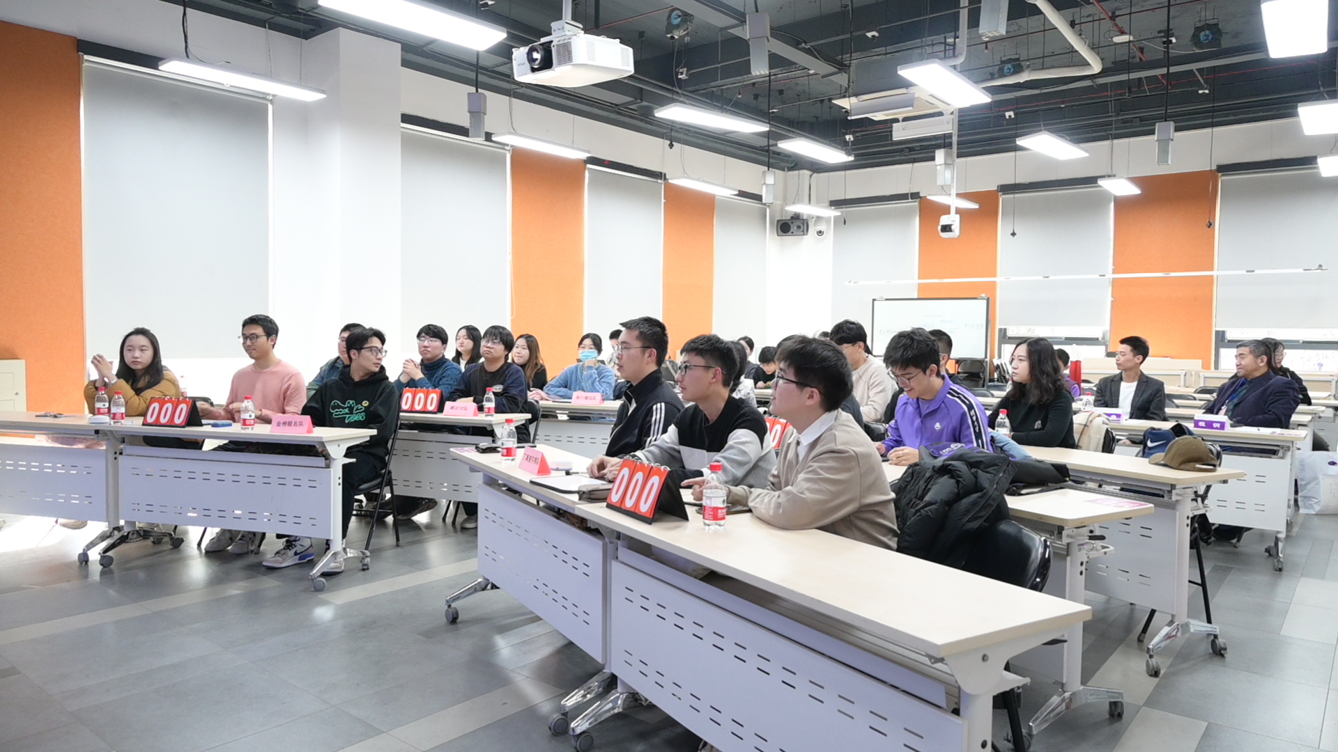 20231203-火博在线第24届“文至吾工”大学生人文知识竞赛成功举办-肖舒琪-选手答题.jpg