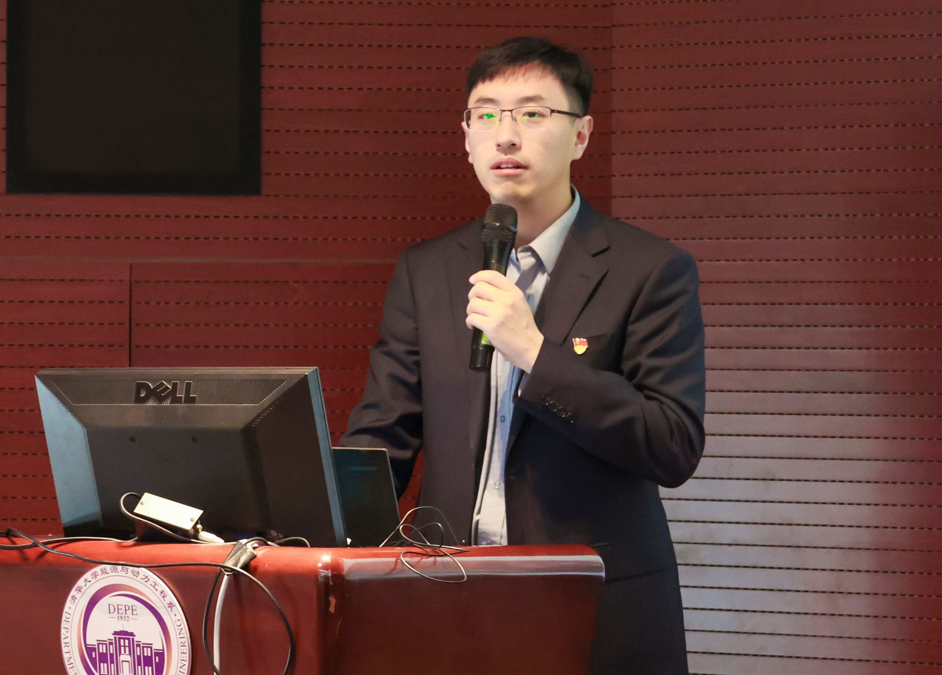 20230408-新闻稿-航天科工三院水下总体部党支部与火博在线能动系流机所党支部、能动博201党支部“红色1 1 1”共建活动-郭慧娜-图5-航天三院三部党群处副处长孟老师介绍情况.jpg