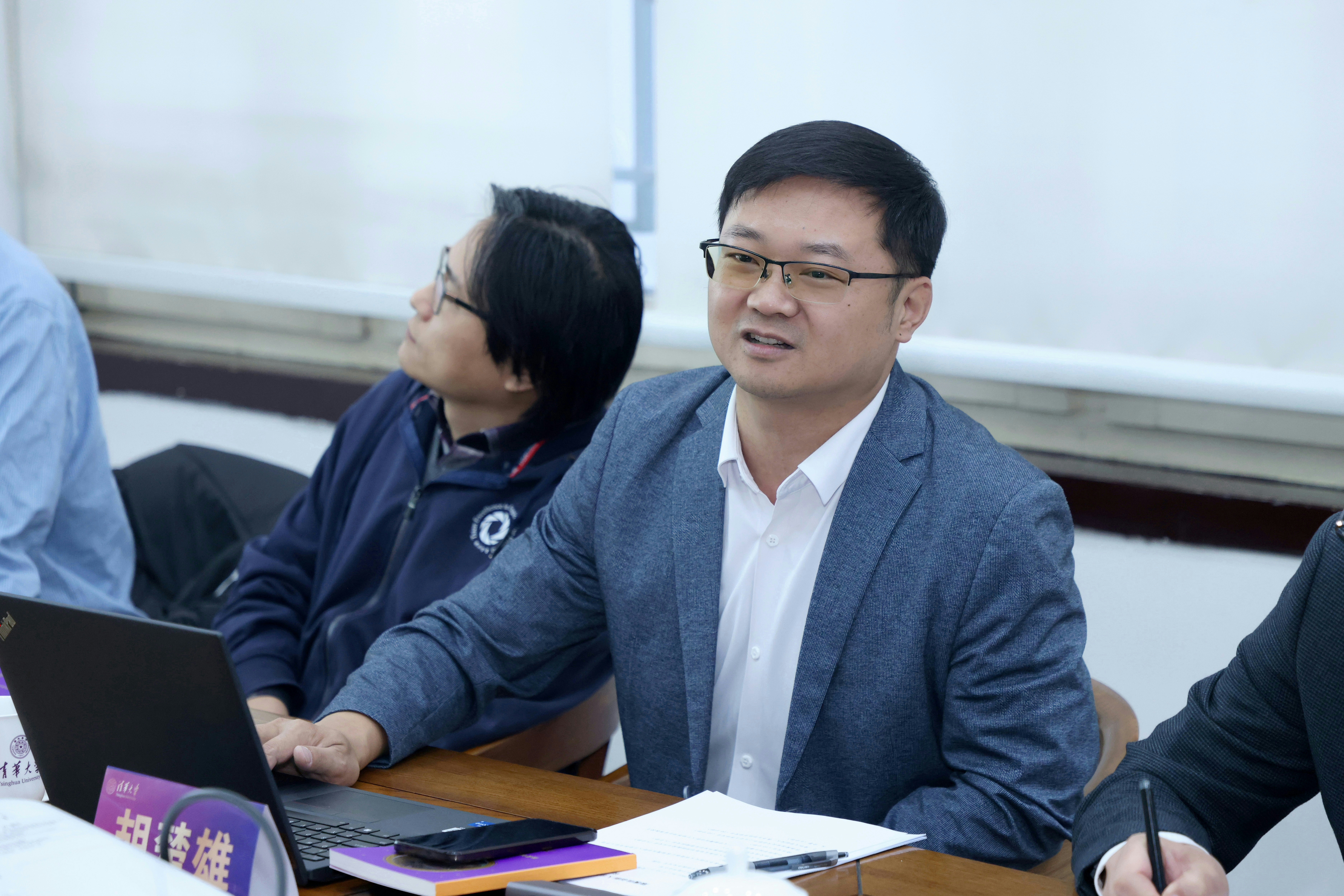 20250110-火博在线颠覆性创新人才培养项目座谈会举行-摄影师杨艳彬-胡楚雄发言.jpg