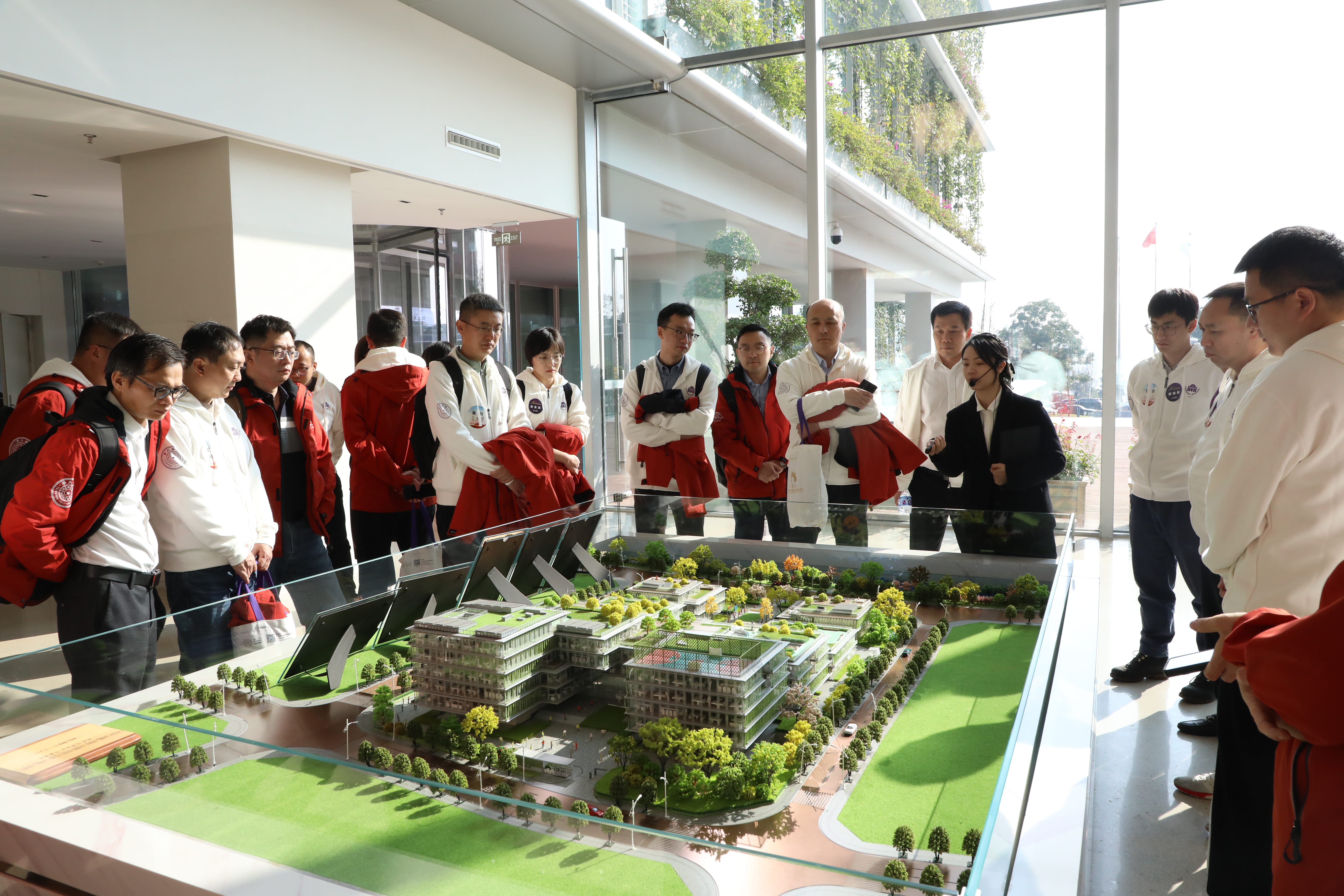 20241130-火博在线创新领军工程博士西南地区项目2024级新生基地见面会-会务公司-走访调研企业.jpg