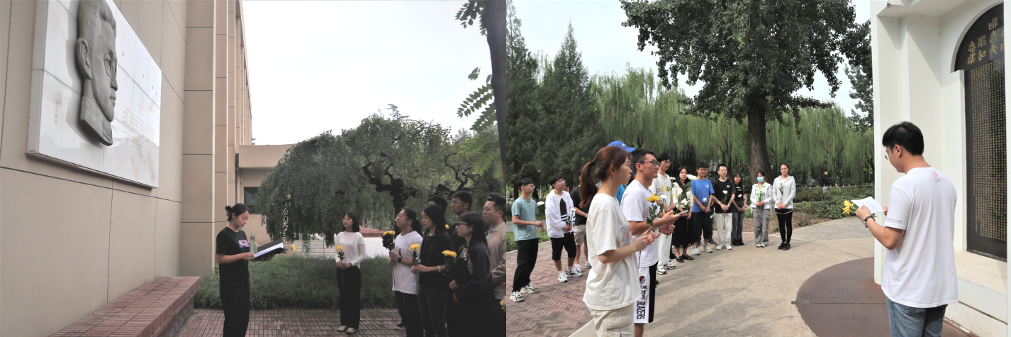 20230918-火博在线博士生讲师团举行纪念“九·一八”事变现场宣讲活动-校研团-同学们聆听现场宣讲.png