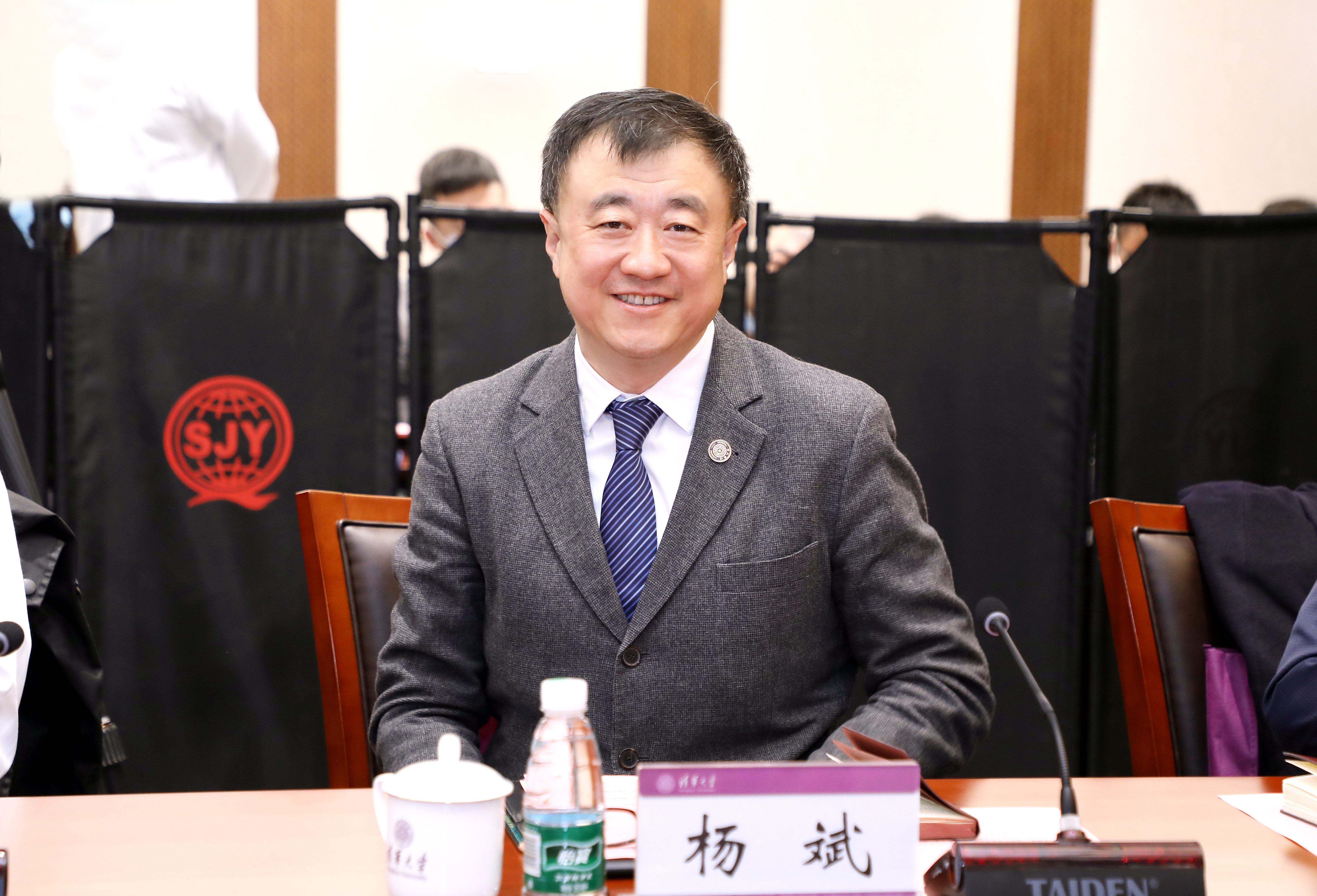 20220310-火博在线研究生教育研究中心成立大会暨新发展阶段研究生教育改革创新高端论坛成功召开-曹文鹏-杨斌副校长致欢迎辞.JPG