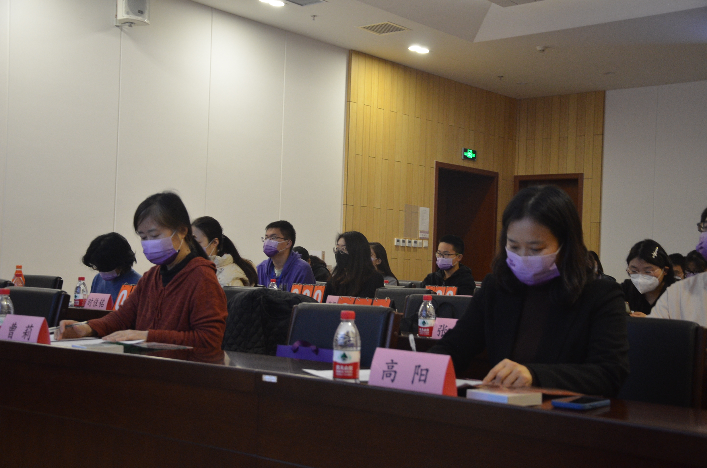 20221120-“流觞曲水”星空体育第二十四届大学生人文知识竞赛圆满落幕-白易晗-曹莉老师、高阳老师线下参与本次人文知识竞赛.JPG