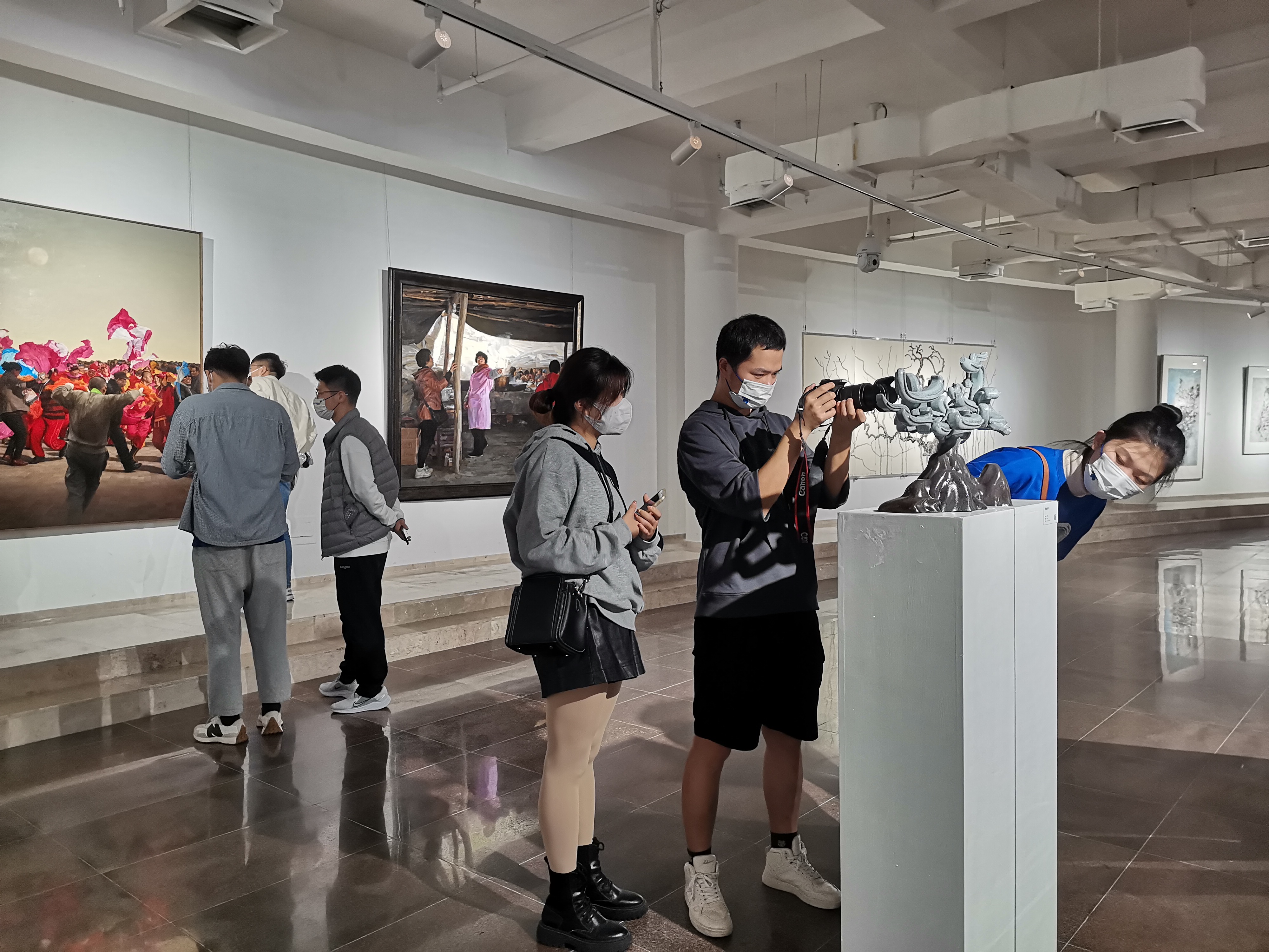 20221101-青蓝之梦·火博在线美术学院雕塑绘画作品邀请展-雕塑系-现场2.jpg