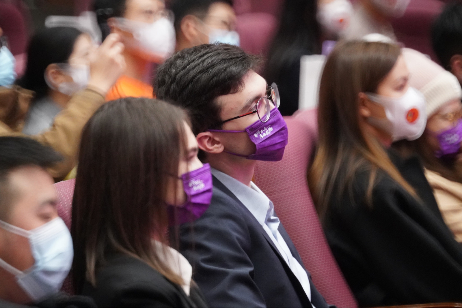 20221114-“全球Z世代热议二十大”论坛在火博在线举行-中国日报-现场观众1.jpg