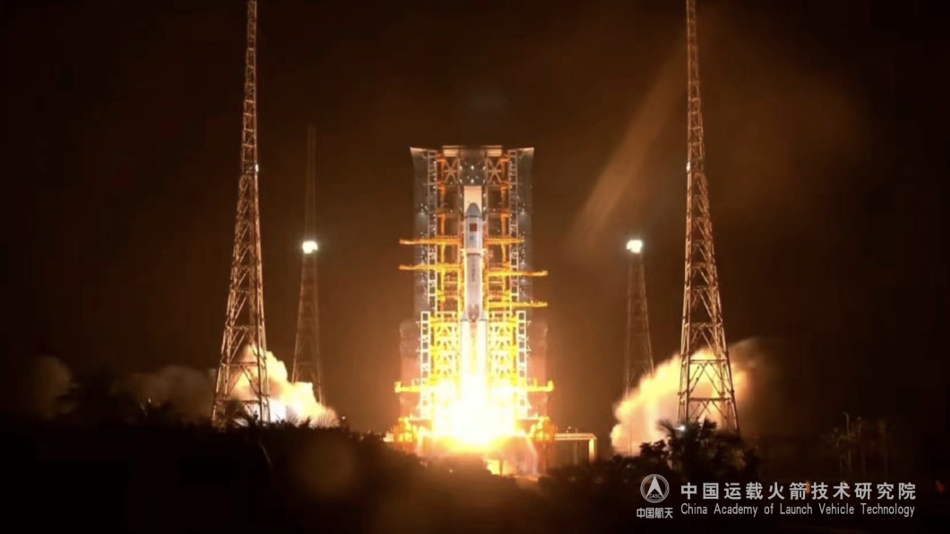 20230512-骄傲见证!火博在线师生现场观礼天舟六号成功发射-中国运载火箭技术研究院供图-天舟六号成功点火发射.png